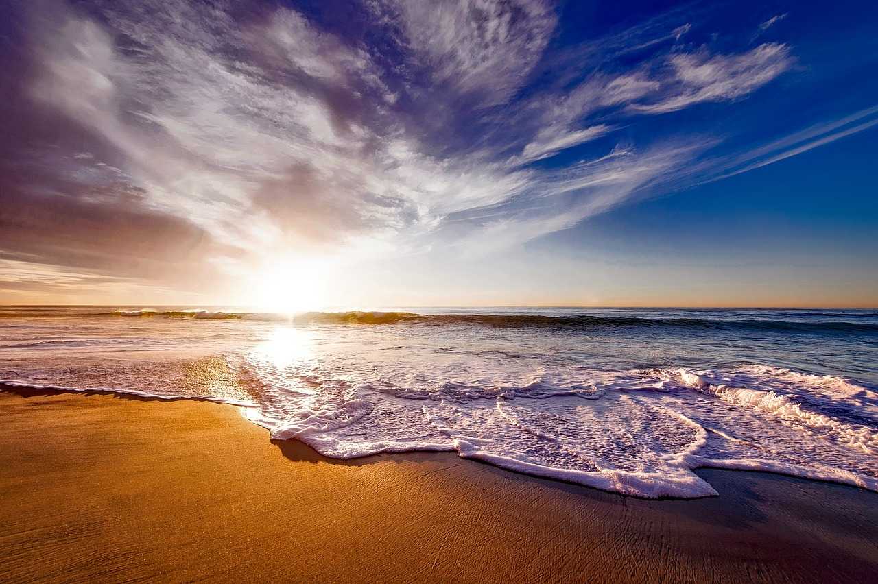 widok na morze i plażę, blisko restauracja pixabay